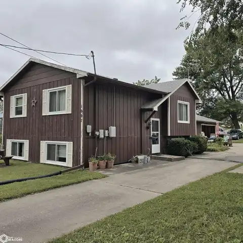 1007 Mabel Street, Oskaloosa, IA 52577