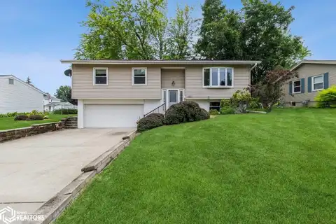 201 Thunderbird Drive, Marshalltown, IA 50158