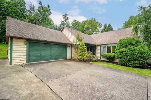 2374 Lakeside Estates, Morgantown, WV 26508