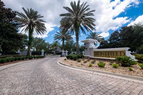5719 PARKSTONE CROSSING Drive, Jacksonville, FL 32258