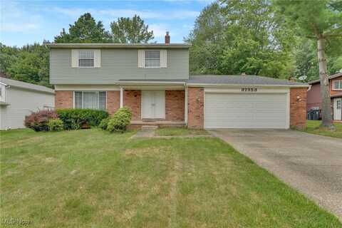 32553 N Roundhead Drive, Solon, OH 44139