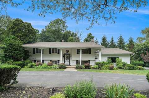 785 Willow Lake Drive, Sagamore Hills, OH 44067