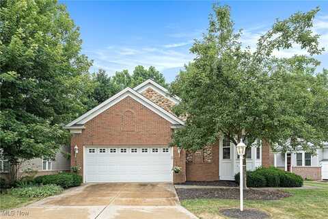 8651 Pine Creek Lane, Sagamore Hills, OH 44067
