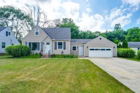 6580 Crossview Road, Seven Hills, OH 44131