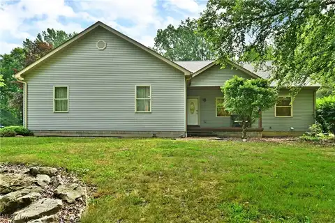 2669 Edgewater Drive, Cortland, OH 44410