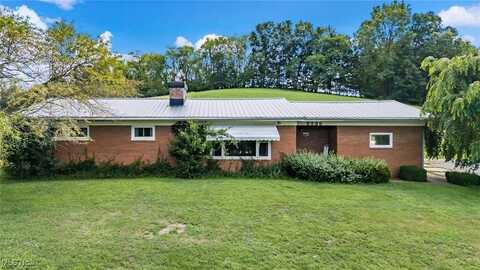 8236 Pleasant Valley Road, Frazeysburg, OH 43822