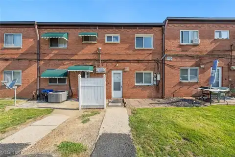 215 Dalepark Drive unit: 5, Bedford, OH 44146