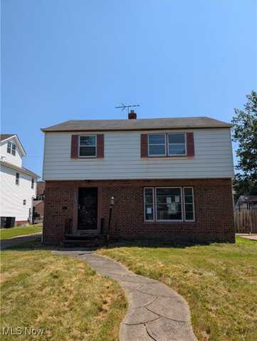 3588 Shannon Road, Cleveland Heights, OH 44118