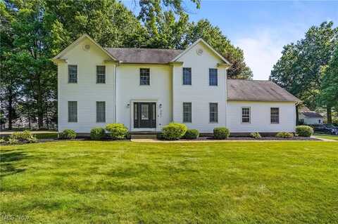 301 Hilltop Boulevard, Canfield, OH 44406