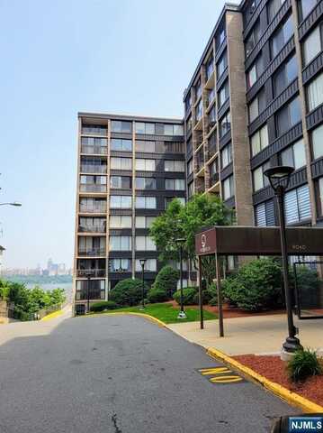 9060 Palisade Avenue 920, North Bergen, NJ 07047