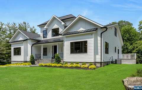 35 Lillian Court, Ramsey, NJ 07446