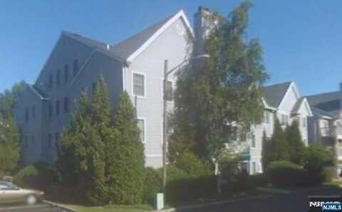 95 Quartz Lane, Paterson, NJ 07501