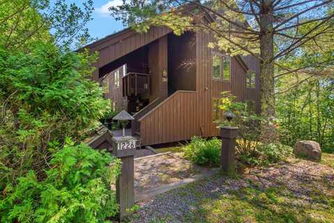 1226 East Ash Road, Plymouth, VT 05056