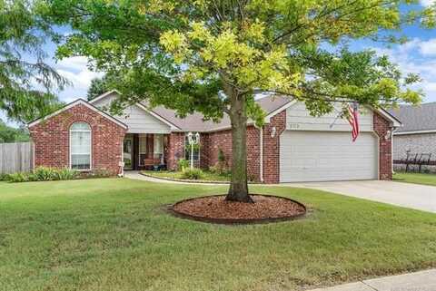 2113 W Oak Street, Collinsville, OK 74021