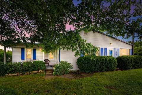 105 Possum Hollow Road, Narrows, VA 24124