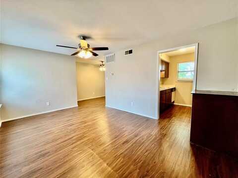 2526 W Prairie Street W, Denton, TX 76201