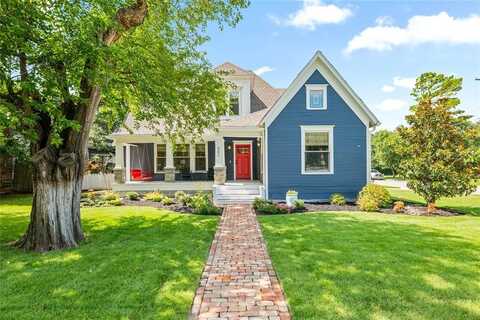 221 W College Street, Grapevine, TX 76051
