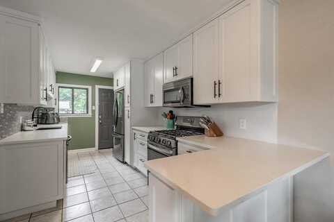 600 Brookfield Drive, Hurst, TX 76053