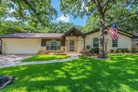 604 Brookview Drive, Hurst, TX 76054