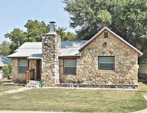 607 Bryan Street, Glen Rose, TX 76043