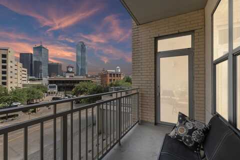 2323 N Houston Street, Dallas, TX 75219