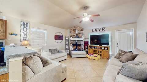 628 Bent Oak Drive, Fort Worth, TX 76131