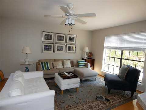 7640 W Greenway Boulevard, Dallas, TX 75209