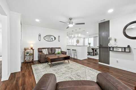 5111 Stoneleigh Avenue, Dallas, TX 75235