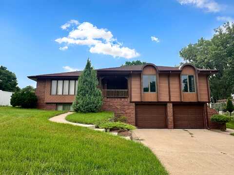 4130 Natalia Way, Sioux City, IA 51106