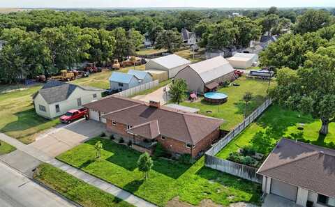 313 S 1st St, Osborne, KS 67473