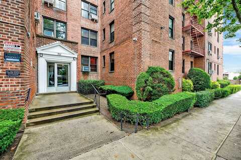 711 Montauk Ct, Brooklyn, NY 11235