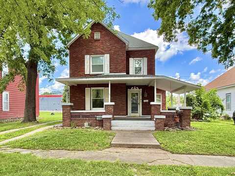 418 W 1st St, Chanute, KS 66720