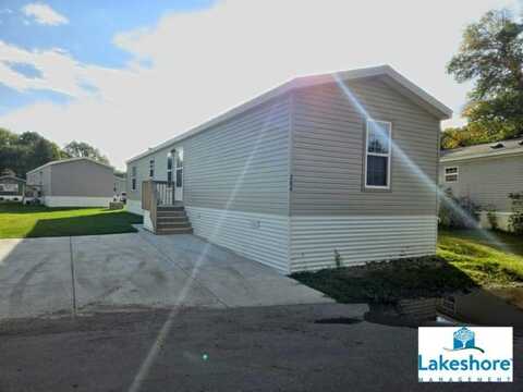 204 Spruce Lane, Mankato, MN 56001