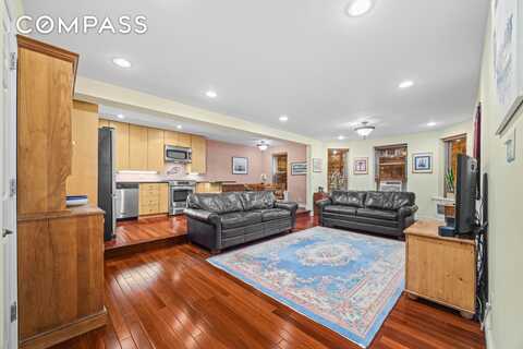 525 East 89th Street, New York, NY 10128