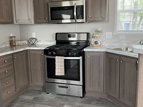 5157 Chantelle, Flint, MI 48507