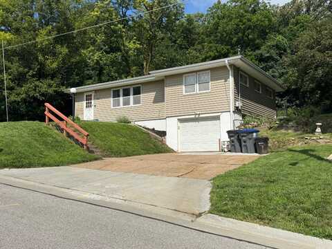 212 Wendy Heights, Council Bluffs, IA 51503