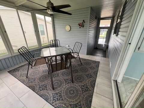 3212 Valencia Terrace Ln, Wimauma, FL 33598