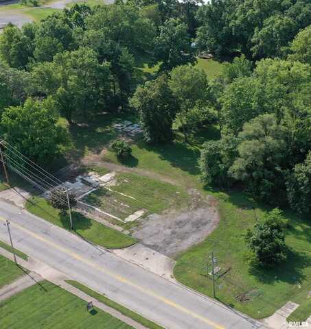 799 E MAIN Street, Salem, IL 62881