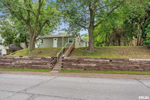 1614 W 15TH Street, Davenport, IA 52804