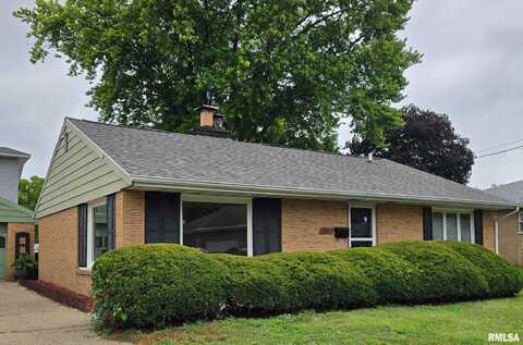 1803 CENTER Street, Pekin, IL 61554
