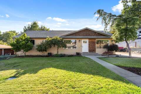 929 Parkside Drive, Prosser, WA 99350