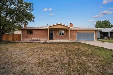 911 Candytuft Blvd, Pueblo, CO 81001