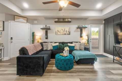 818 W Detroit Blvd, Pensacola, FL 32534