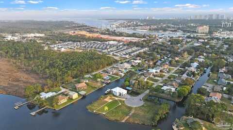 5514 Sea Spray Dr, Pensacola, FL 32507
