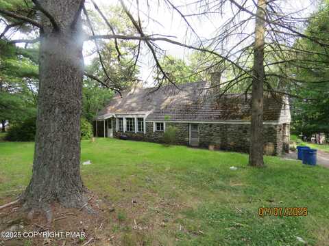 1734 Twin Pine Road, Stroudsburg, PA 18360