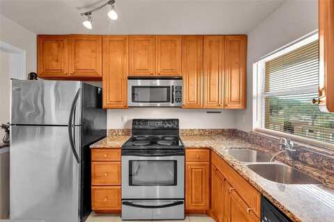9261 Sunrise Lakes Blvd, Sunrise, FL 33322