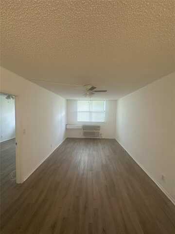 2401 Riverside Dr, Coral Springs, FL 33065