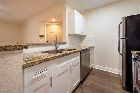 2906 S University Dr, Davie, FL 33328