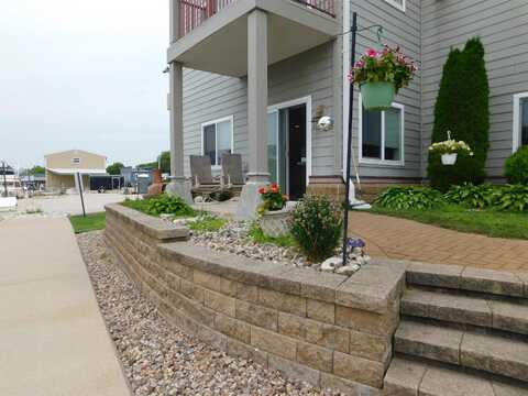 20 SHANTY Road, ALGOMA, WI 54201