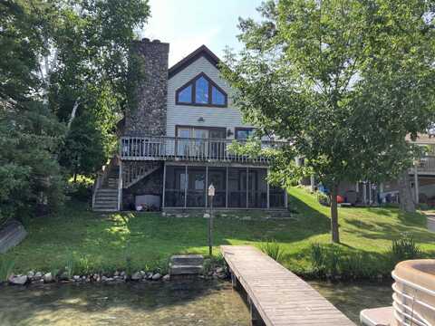 E1402 GRANDVIEW Road, WAUPACA, WI 54981